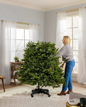 Árvore de Natal Verde Premium com Galhos Articulados, Suporte Metálico que gira e com Rodinhas e Micro LEDs Embutidos